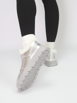 Кроссовки женские зимние