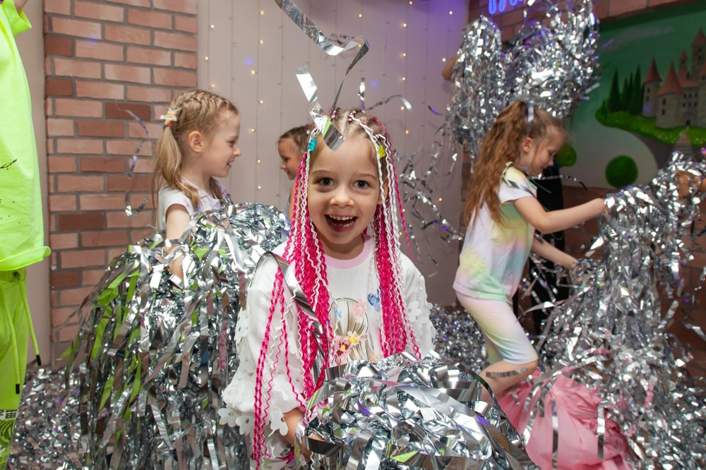 БЕЗУМНОЕ ЧАЕПИТИЕ. 5 — 7 лет