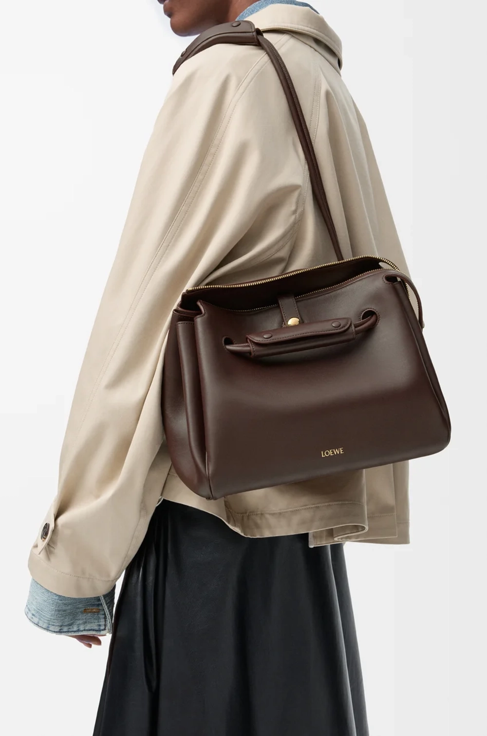 Loewe Сумка Madrid среднего размера из мягкой телячьей кожи, темно-каштановый