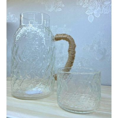 Кувшин стеклянный 1100мл «ICE» со стеклянной крышкой стаканом, плетеная ручка