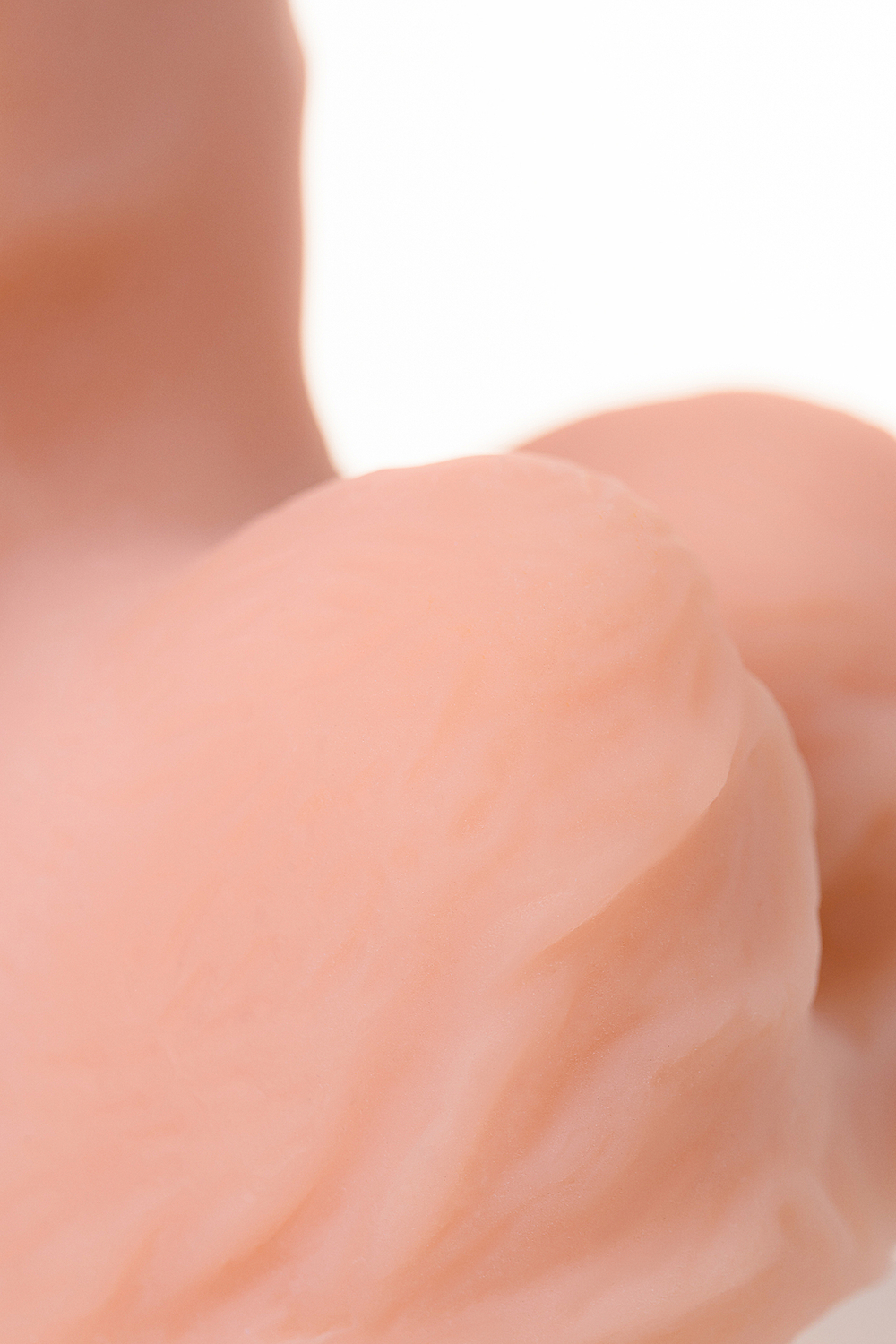 Фаллоимитатор реалистик Гигант 27 см