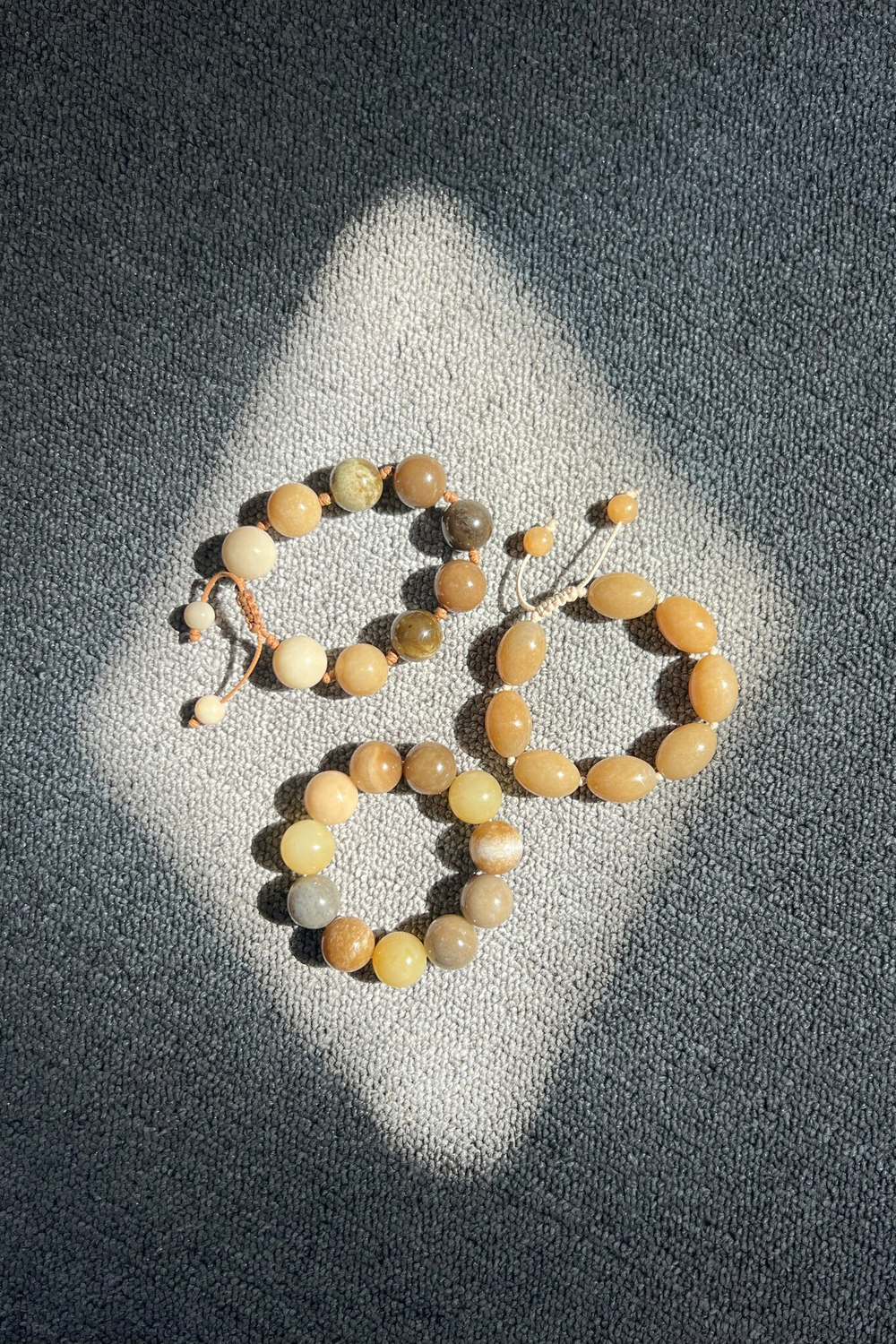 Браслет из медового нефрита из серии DEITY