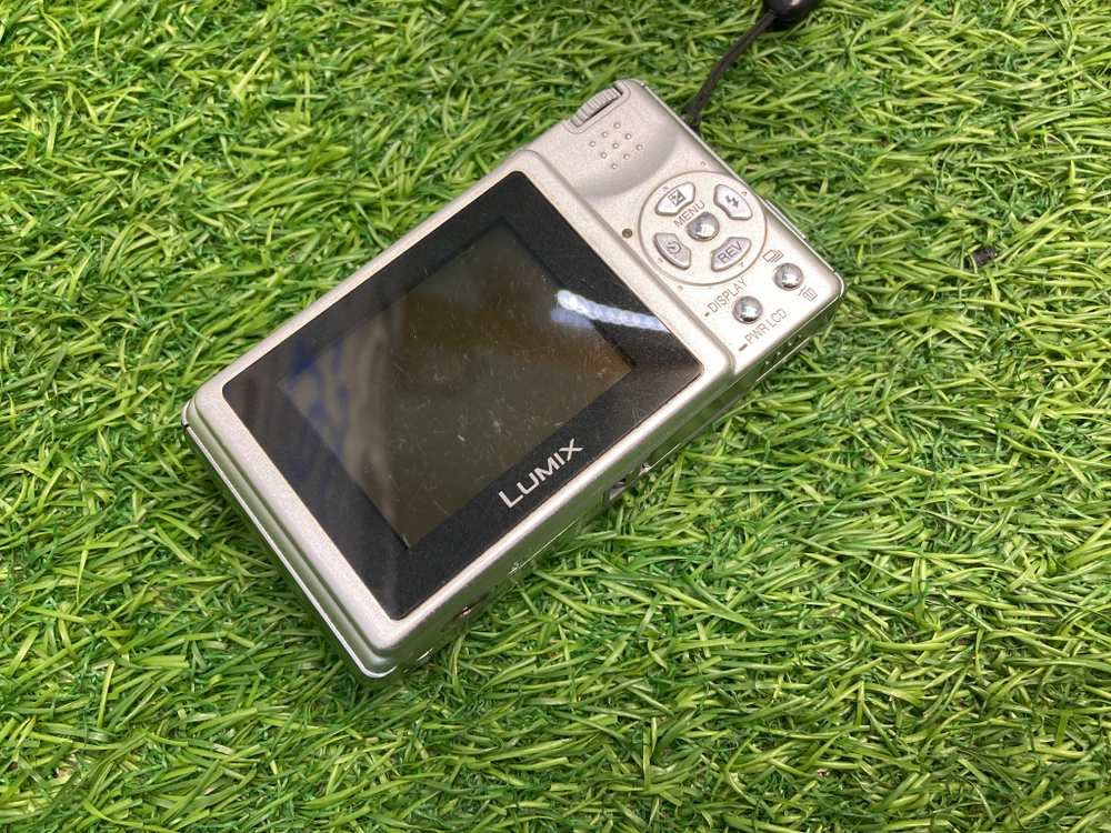 Panasonic Lumix DMC-FX2