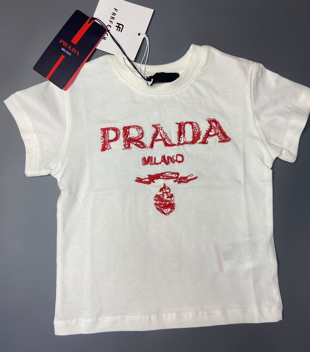 Футболка Prada