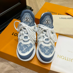 Louis Vuitton Archlight