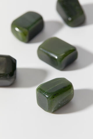 Нефрит галтовка