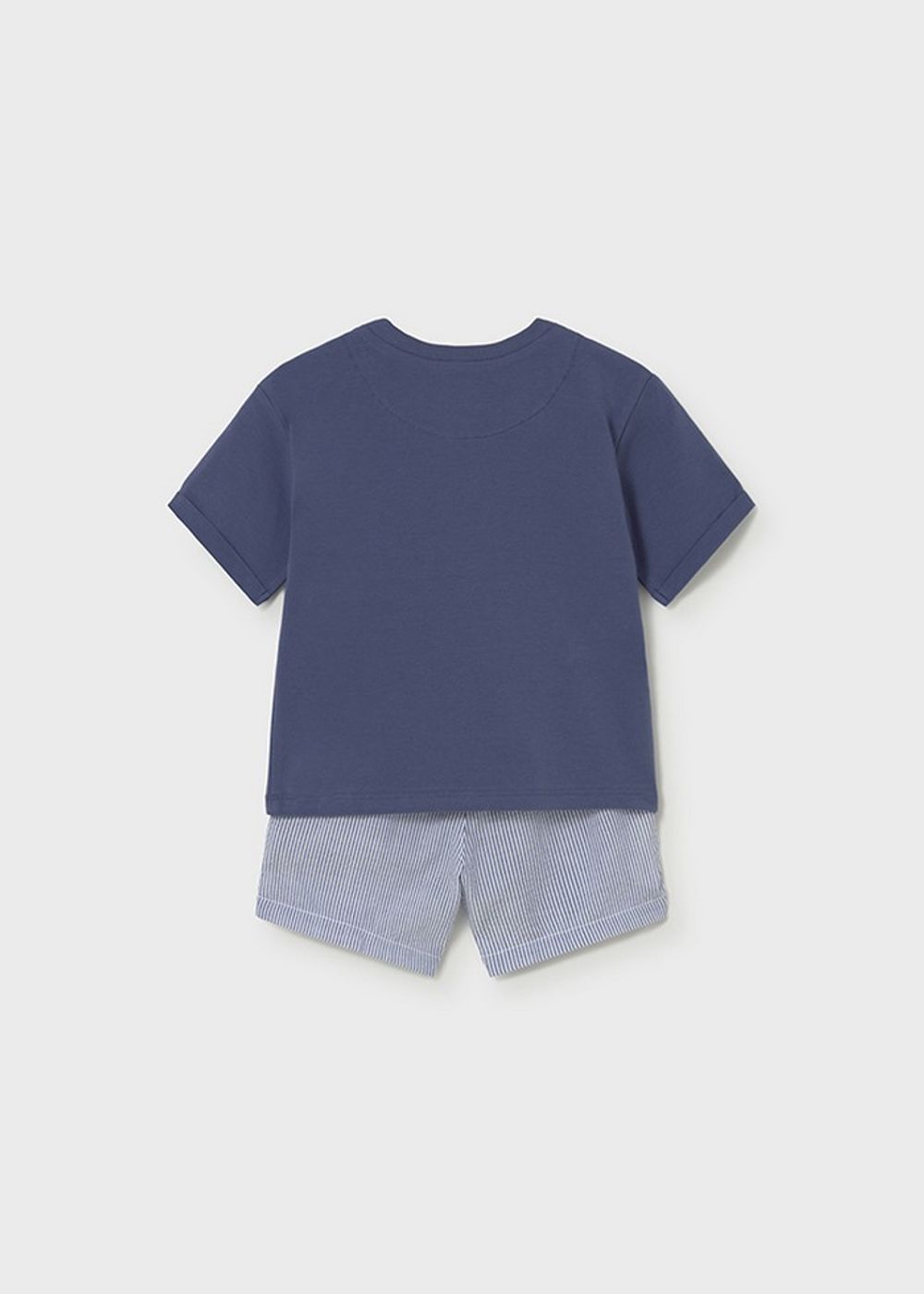 футболка с шортами