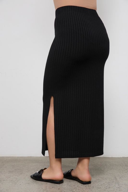 Юбка трикотажная миди в рубчик с разрезом, черный