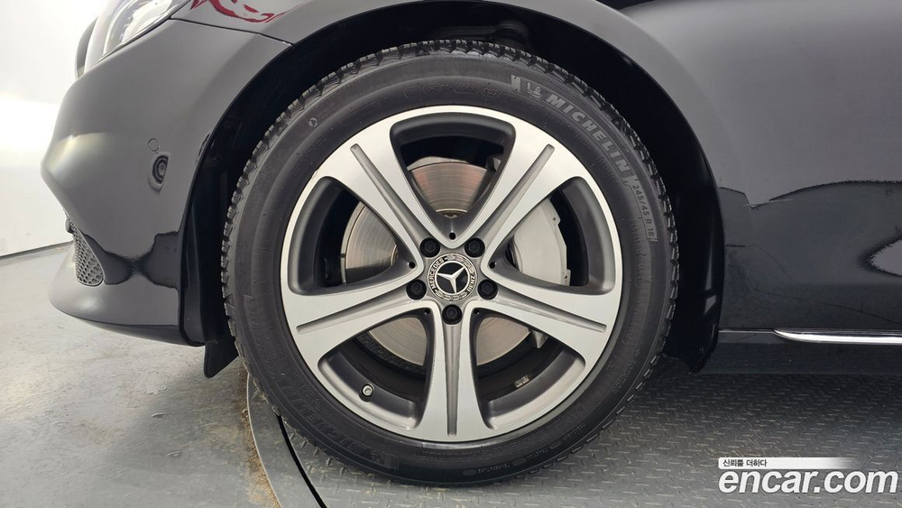 Mercedes-Benz E-Class W213 E300 Avangarde (10.2019)