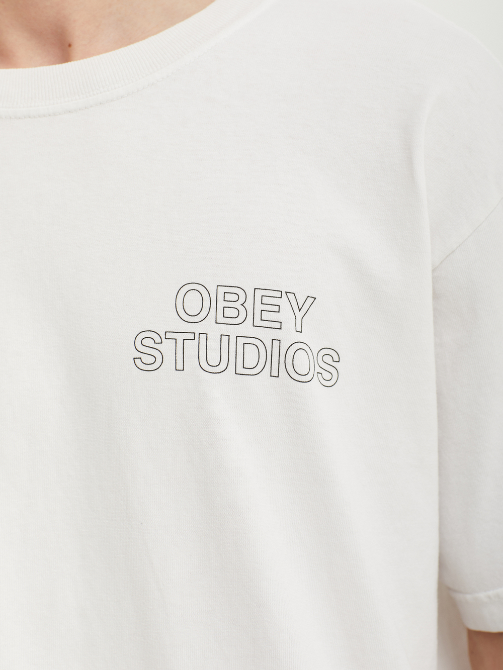 Футболка Кор. Рукав Obey Studios Outline