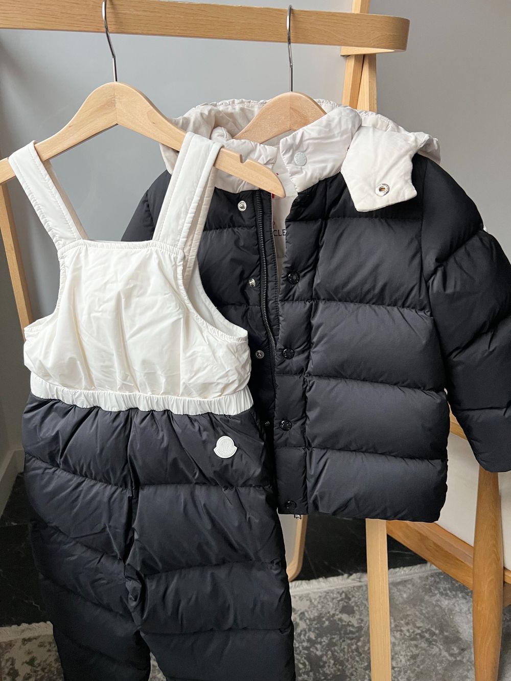 Пуховый костюм Moncler, 98