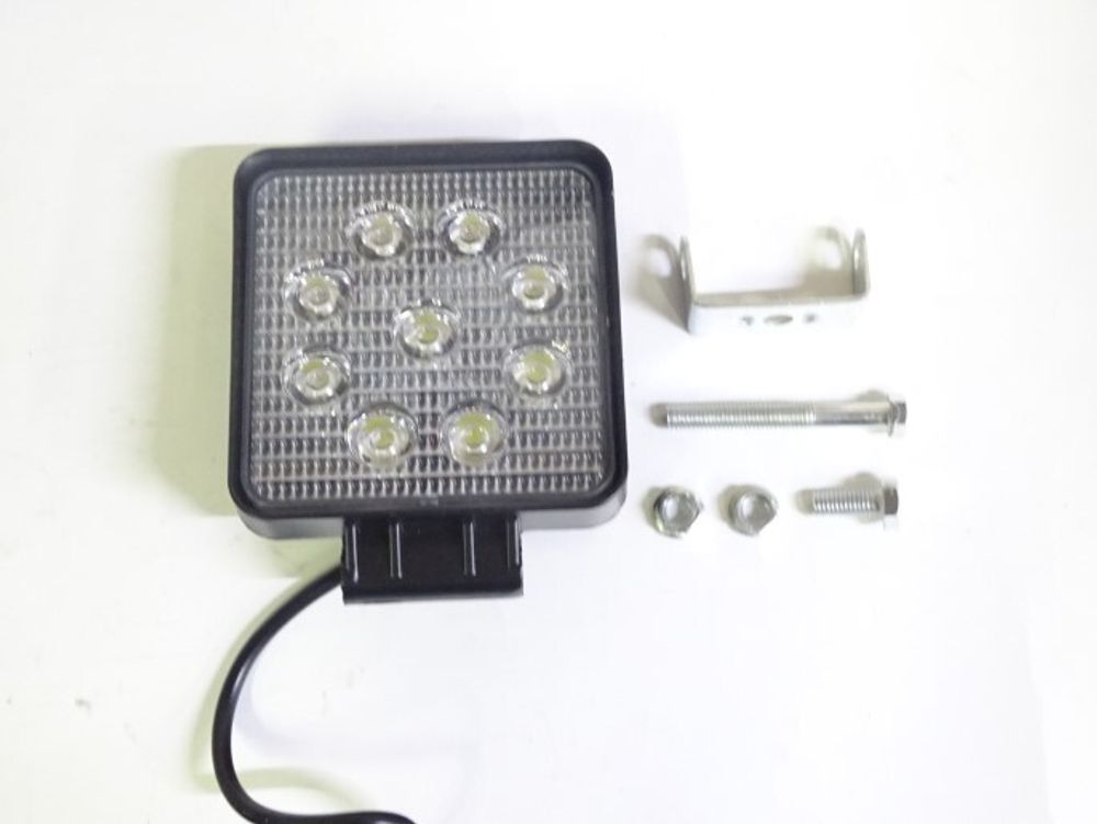 Фара светодиодная дополнительная 9 SMD 27W, 10-30V, 106*106*38 мм ближний (Nord Yada)