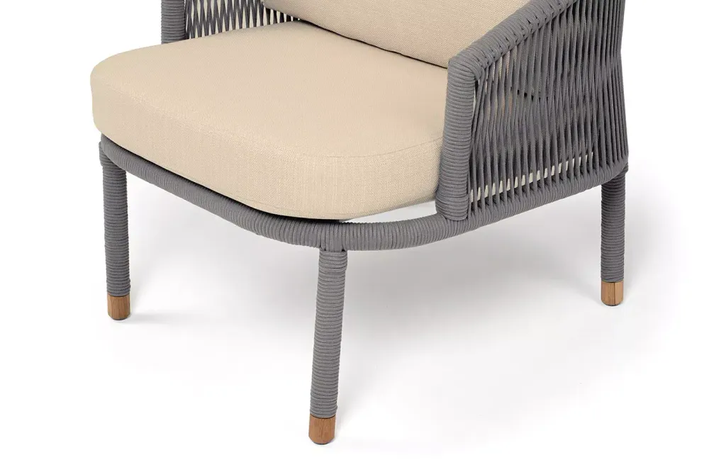 "Верона" кресло плетеное из роупа, каркас алюминий светло-серый (RAL7035) муар, роуп светло-серый круглый, ткань Mossle светло-бежевая