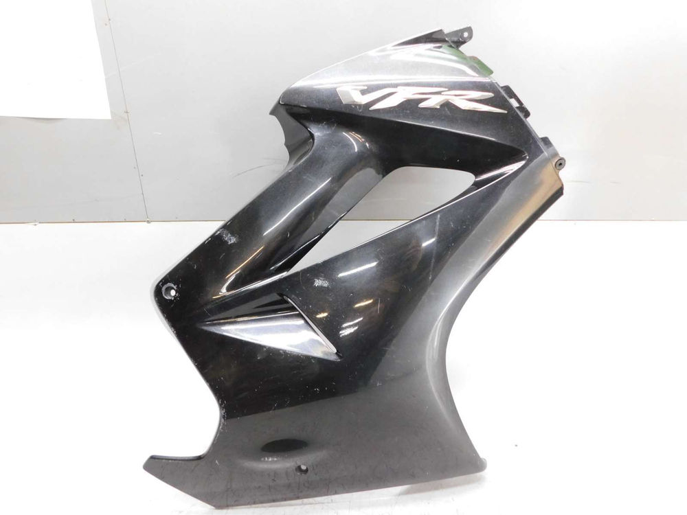 Пластик боковой правый Honda VFR800 RC46 MCWA