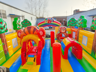 Коммерческий надувной батут «В погоне за мишкой», 12х6х6