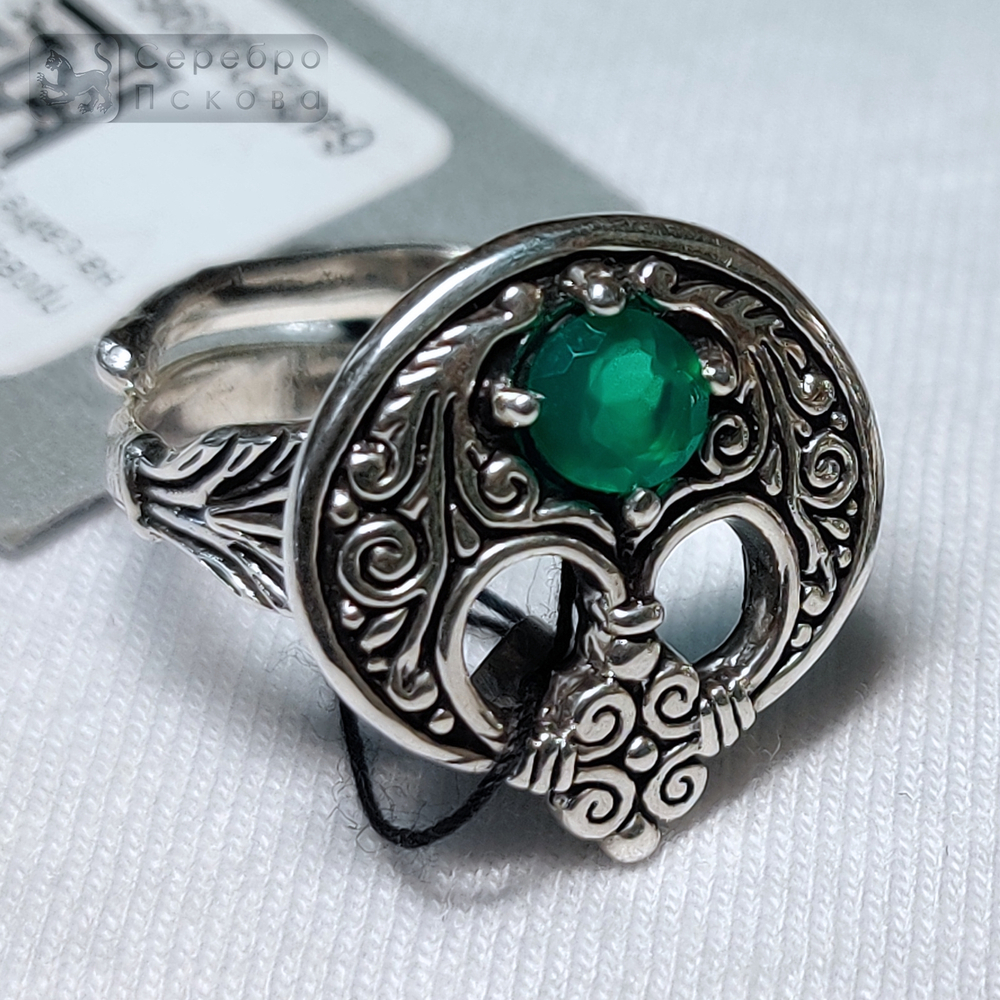 Кольцо "Лунница" с вписанным крестом и камнем