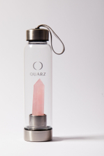 Бутылка с розовым кварцем