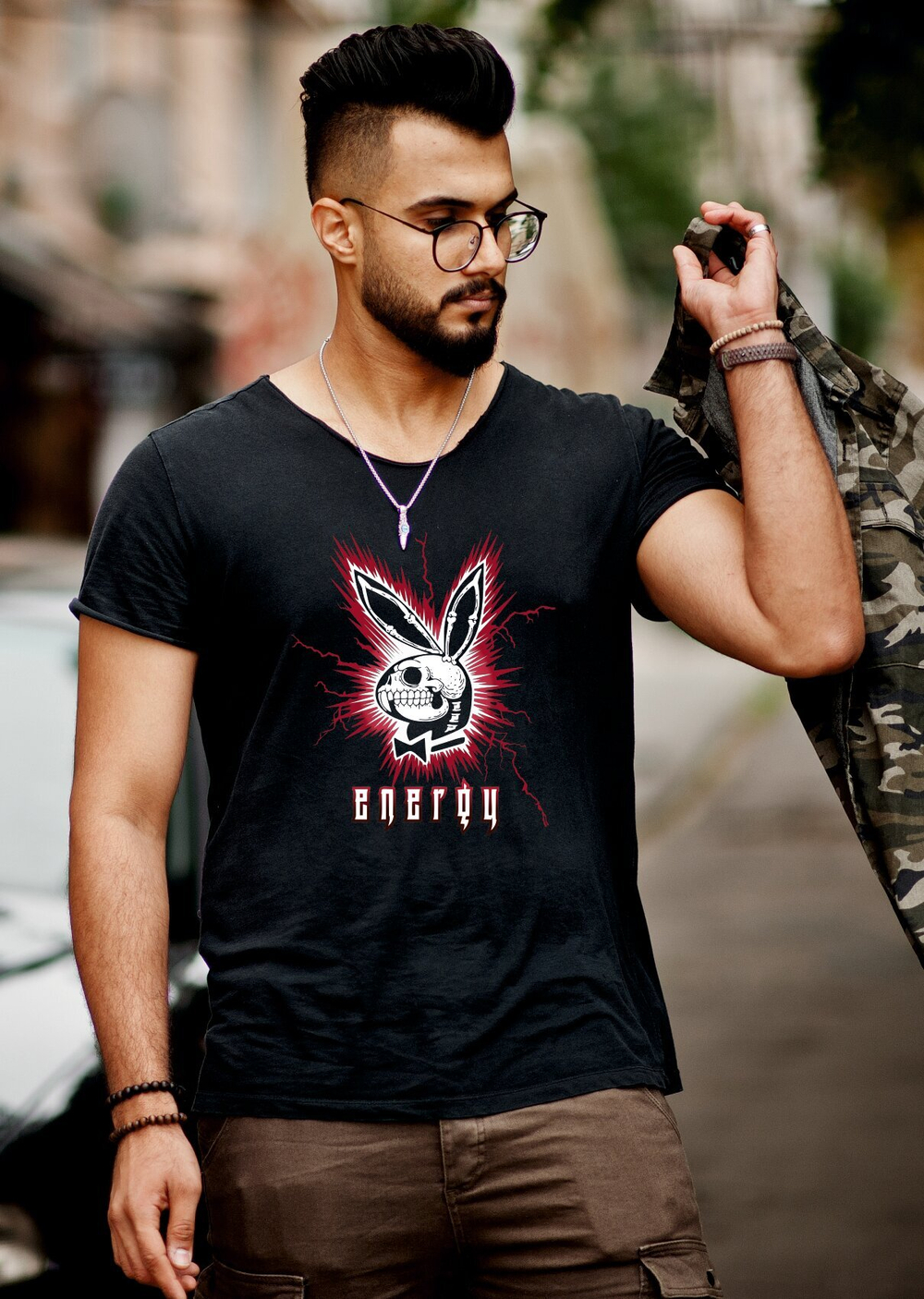 Футболка черная с принтом Кролик Энерджи