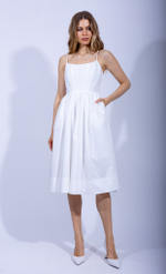 Женское белое платье на тонких бретелях