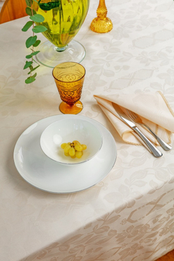 Скатерть 160x320 и 14 салфеток Confestyl Iris Beige