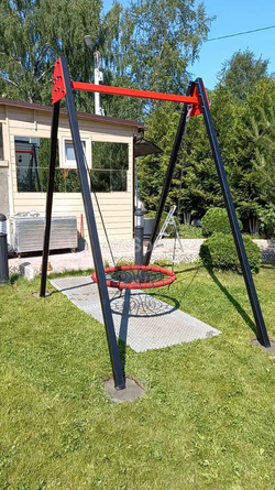 Монтаж уличных качелей Sv Sport