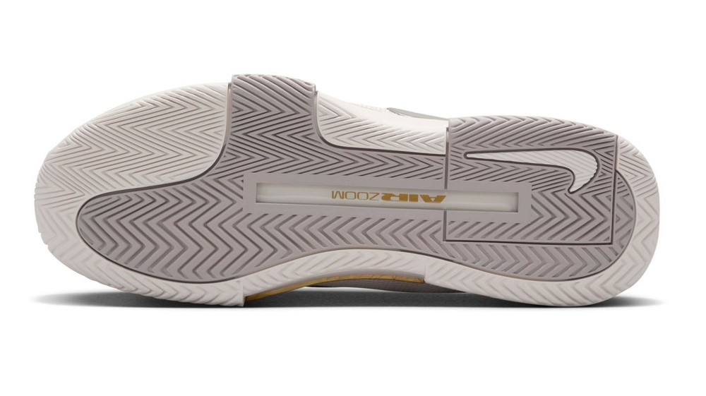 Мужские кроссовки теннисные Nike Zoom GP Challenge 1 Premium - белый