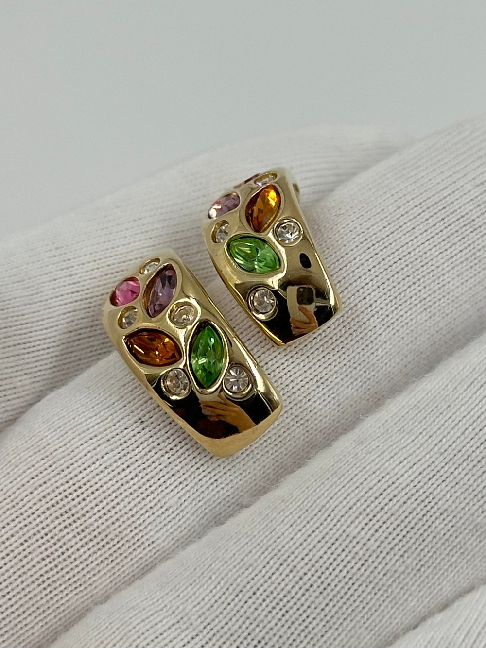 Серьги с разноцветными кристаллами
