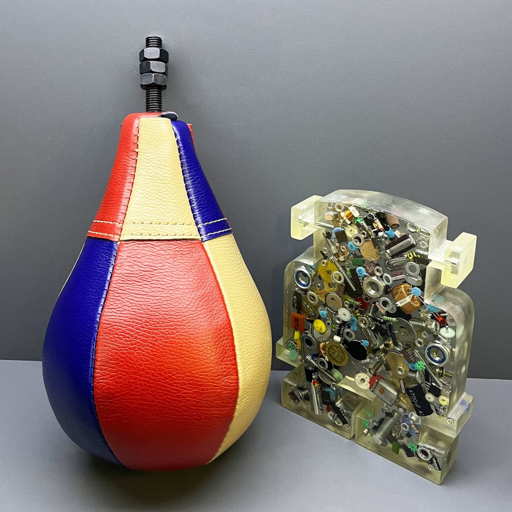 Набивная груша Junior (цветная) с усиленной оксидированной шпилькой