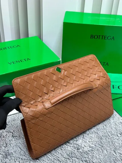 Клатч Bottega Veneta Andiamo коричневый
