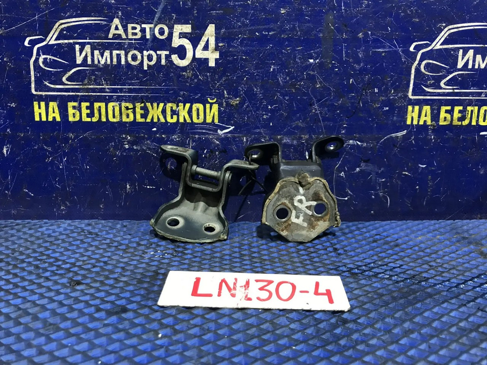 Петля двери передней правой TOYOTA HILUX SURF 1992