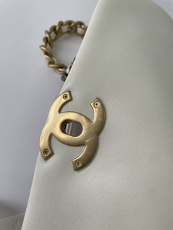 Сумка Chanel 19