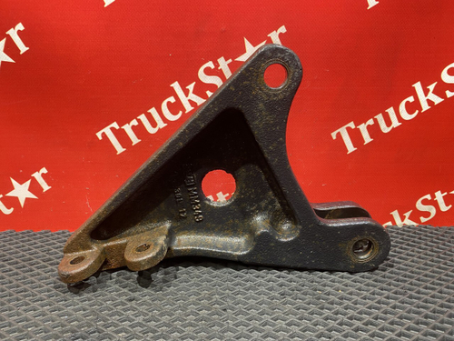 Кронштейн усилителя бампера правый 2018г.