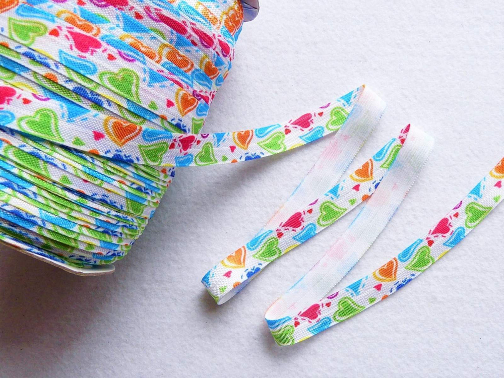 Бейка трикотажная (эластичная, 1,5см). Цвет- Сердечки