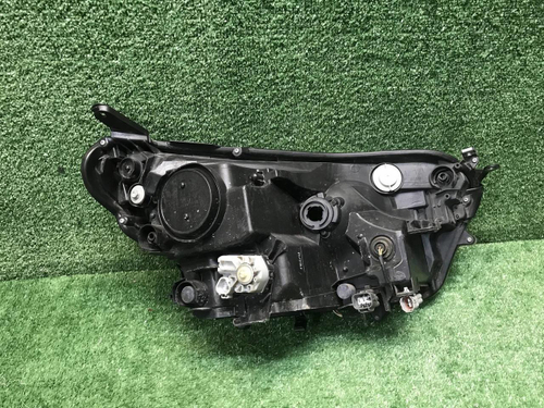Фара левая Toyota Rav 4 CA40 (2015-2019) LED