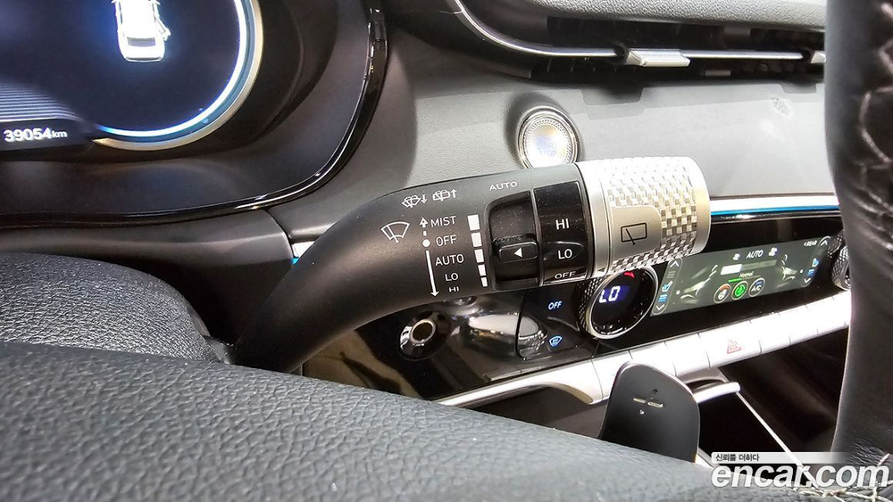 Genesis GV70 2.5T Бензин 2WD (04.2022)
