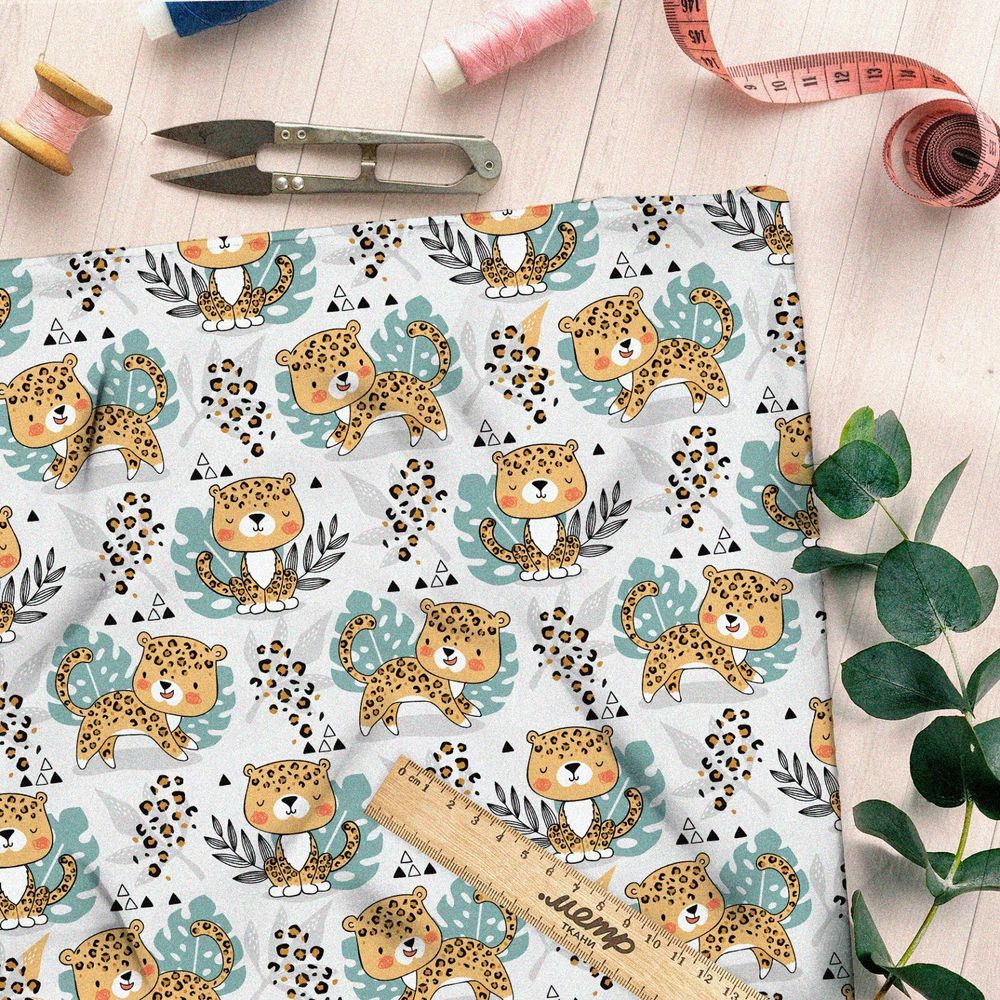 Ткань сатин тигрята на листочках