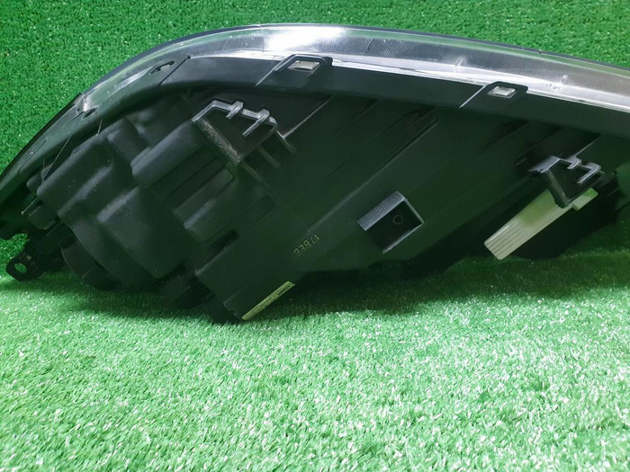 Фара правая Hyundai Tucson 3 (2015-2018) LED
