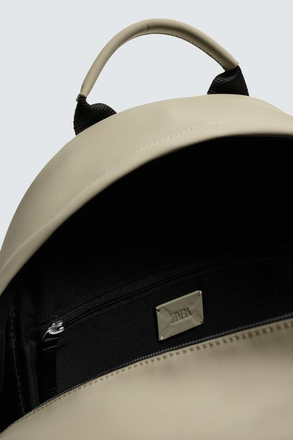 ZARA ПРОРЕЗИНЕННЫЙ РЮКЗАК, СЕРЫЙ