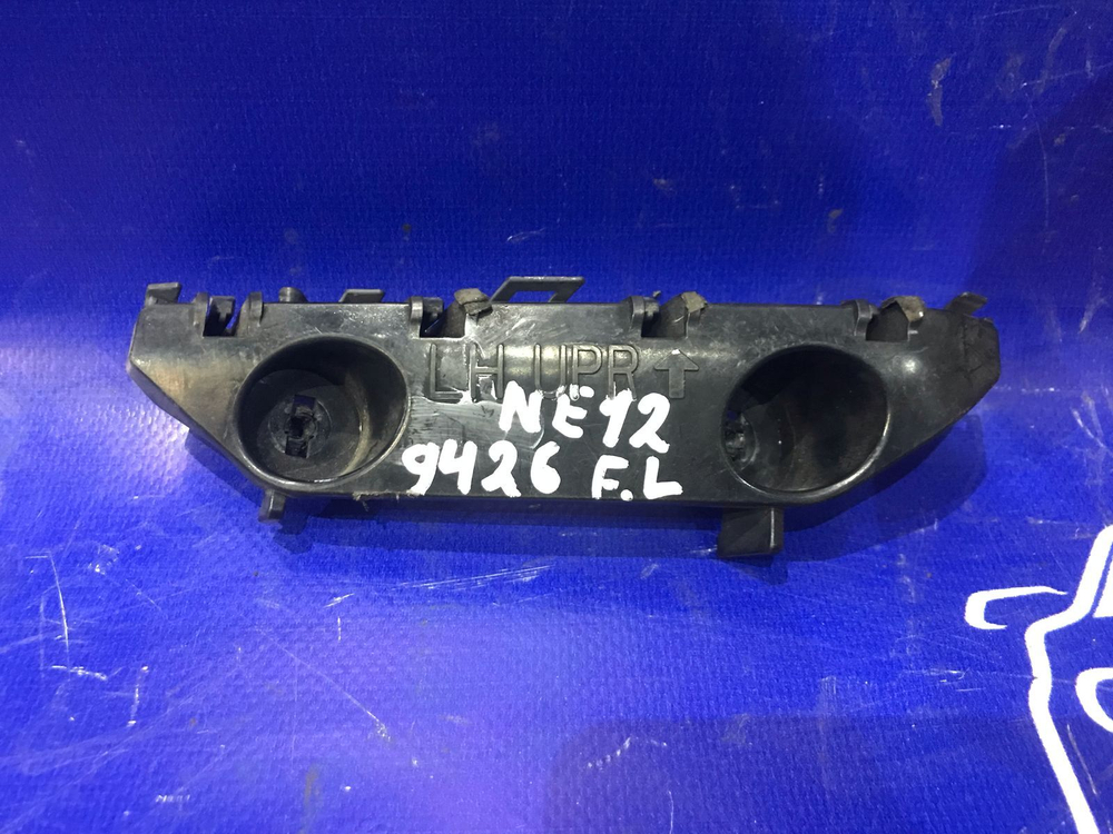 Крепление бампера переднее левое NISSAN NOTE 2012-2016