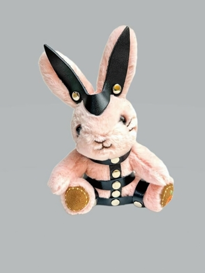 Брелок в виде зайчика в портупее (Цвет: разноцветный)