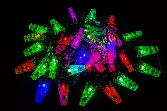 Светодиодная нить Прищепка 8 м., 40 разноцветных LED ламп, зеленый провод, Winner (m.01.5G.40+(10))