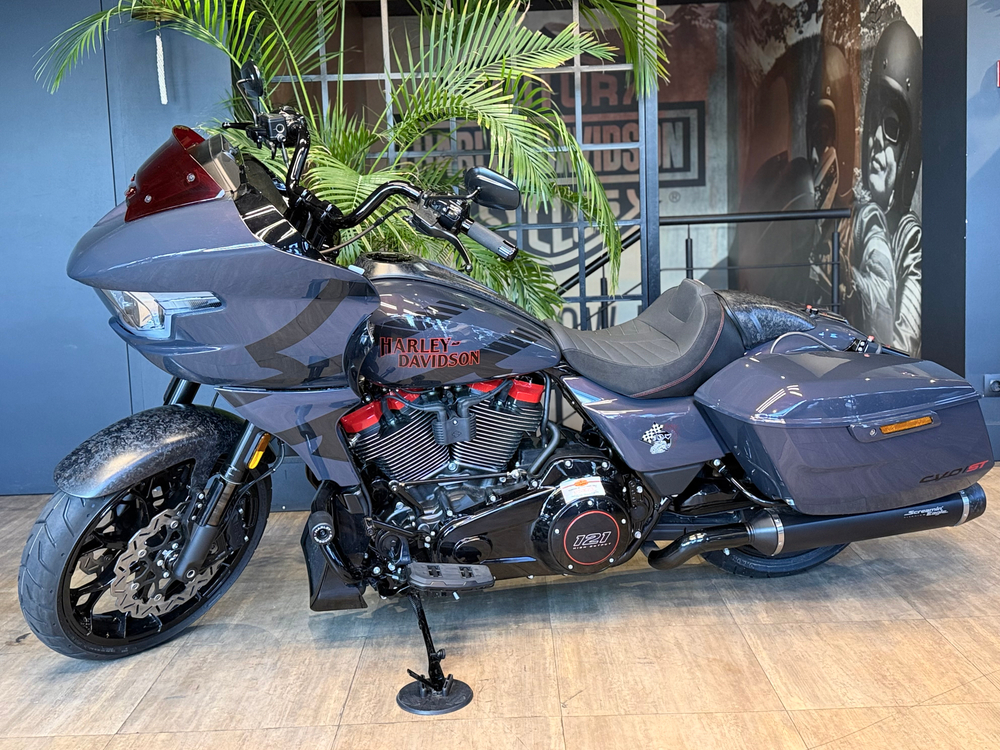 CVO Road Glide ST "Inferno Gray" (2026)