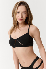 Бесшовный топ на бретелях из итальянской пряжи