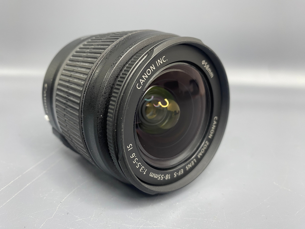 Canon EOS 550D Kit 18-55mm 3.5-5.6 IS 900 кадров