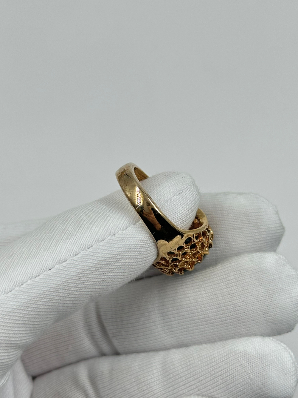 Кольцо с синим кристаллом