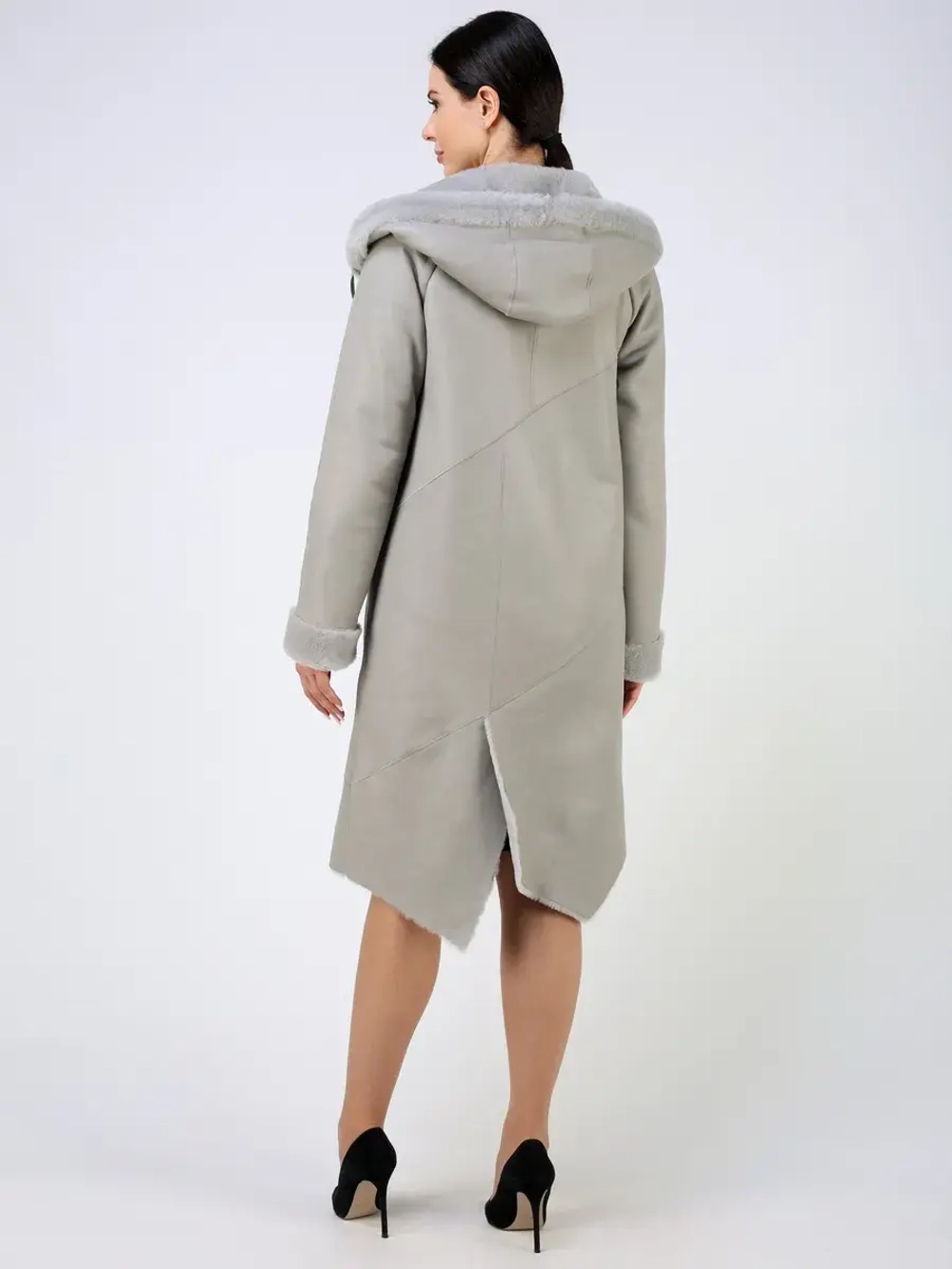 Дубленка зимняя натуральная с капюшоном