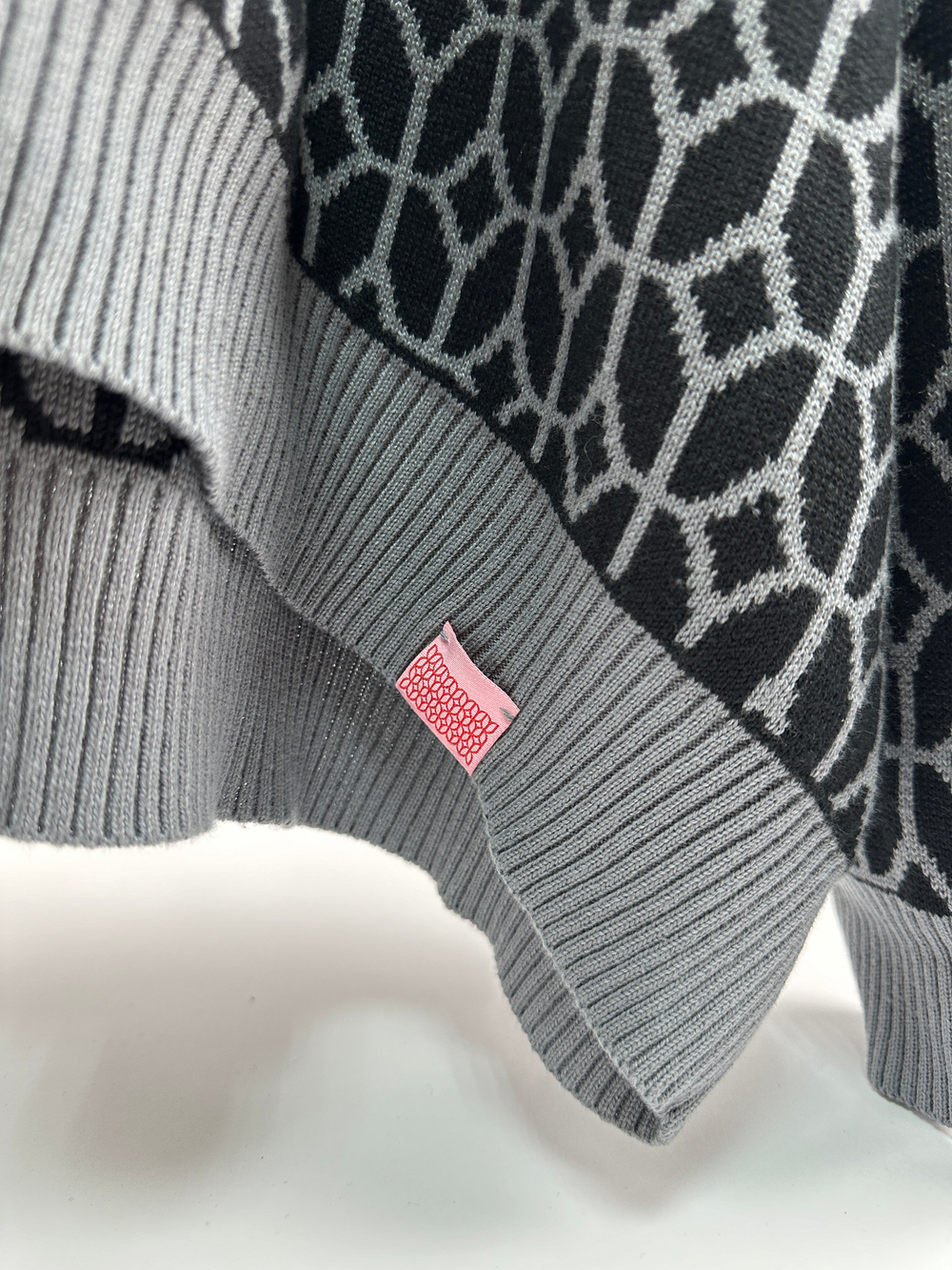 Свитер Monochrome