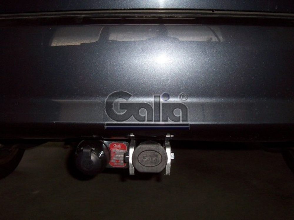 Фаркоп оцинкованный Galia F091A для Ford Focus хетчбек 2004-2011, 2011-, Ford C-MAX 2003-2011, 2011-(паспорт и сертификат в комплекте)(без электрики)