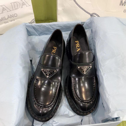 Лоферы Prada
