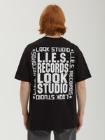 Мужская Футболка Weakness Is A Crime